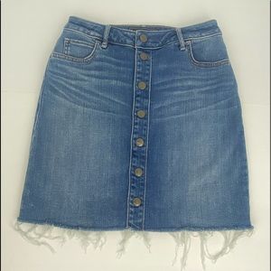 Abercrombie & Fitch
Denim mini skirt 
Size: 26